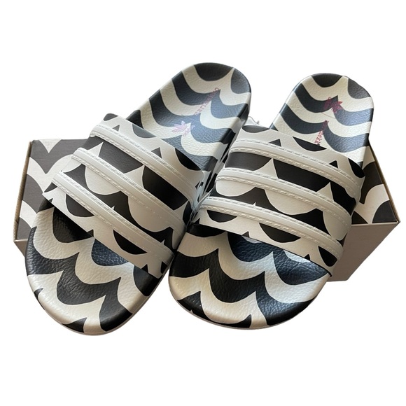 Adidas Women’s Marimekko Adilette Slides Wave Print Black and White - Picture 3 of 16